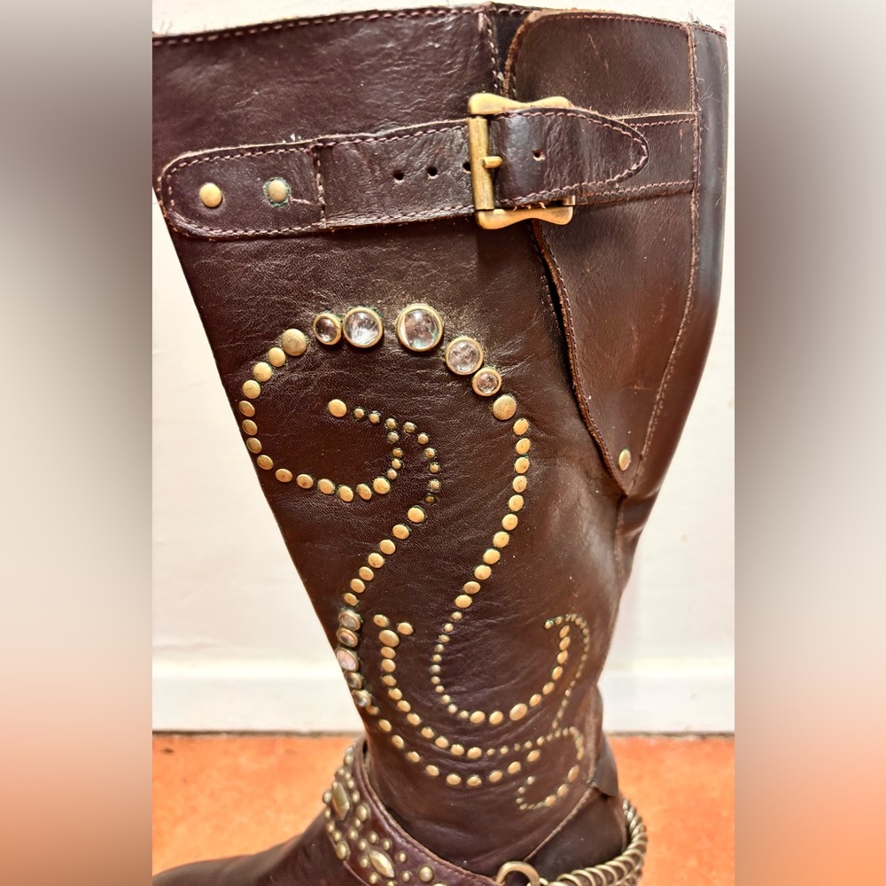 Leather Boots - Picture 5 of 6